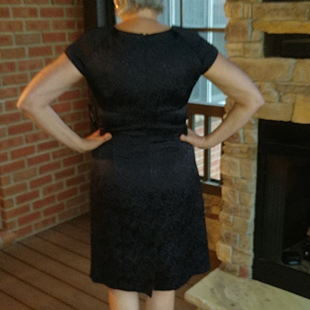 Tahari Black brocade design - Picture 3 of 7
